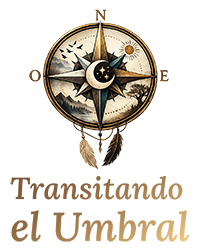 logo-footer logotipo estilizado que combina una brújula con elementos místicos o naturales, debajo del cual aparece el texto "Transitando el Umbra